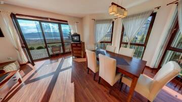 Фото номера Three-Bedroom Apartment with Jacuzzi and Terrace Апартаменты Villa Mango г. Маньови 8